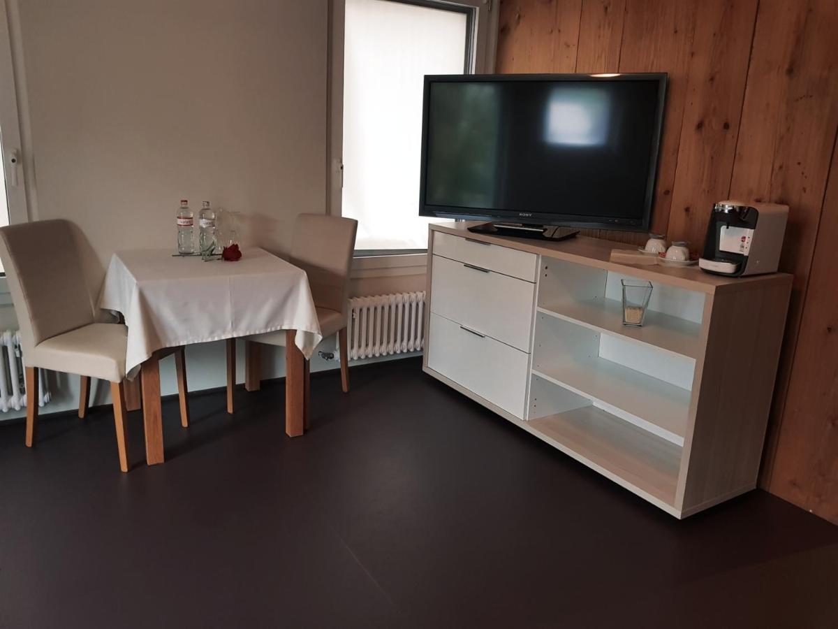 Zyba-Hotelzimmer-Vermietung Aesch Kanton Luzern Exteriör bild